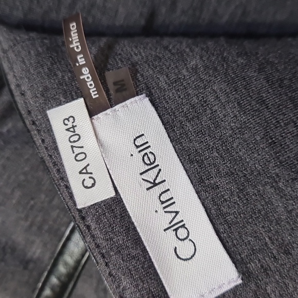 Calvin Klein Skirt🔴 - Picture 5 of 8